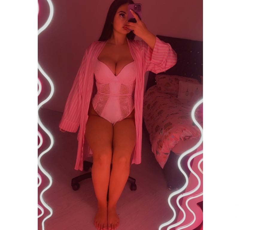 Escorts South Yorkshire Sheffield - Photos for 100% British Sexy pocket rocket willow 07857 286070