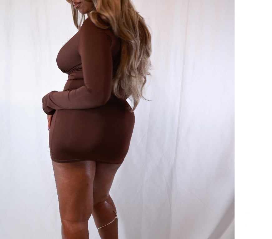 Escorts Kent Gravesham - Photos for Black girl Ebony Relaxing massage Kent.