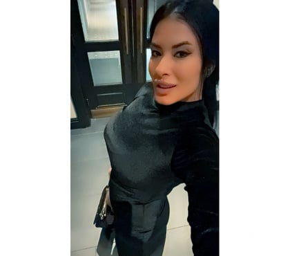 Photos for Selena🥰Party girl💗New in Town😛