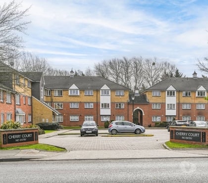 Property to Rent Pinner Harrow - Photos for Warm & Cosy 2 Bed Flat
