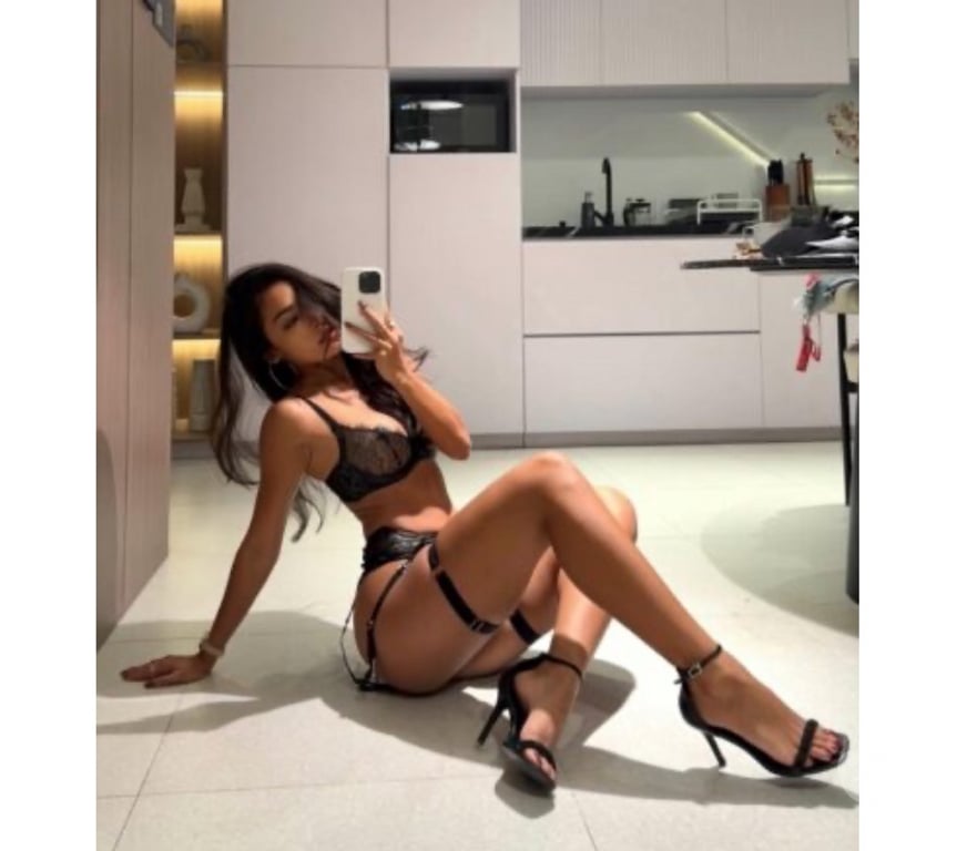 Escorts East London Havering - Photos for Let’s have fun I’m party girls💣