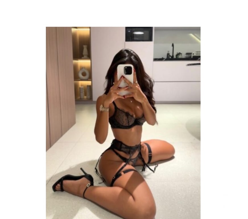 Escorts East London Havering - Photos for Let’s have fun I’m party girls💣