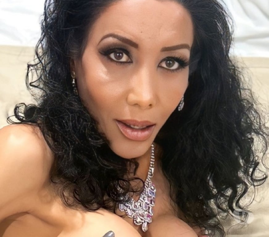 Trans Escorts East London Redbridge - Photos for Put your hose between my melons and water them.