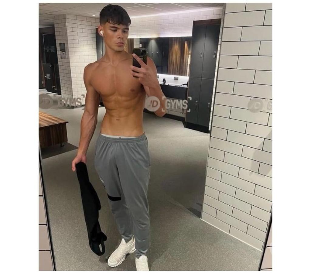 Gay massage Kent Tonbridge and Malling - Photos for Cute lad next door