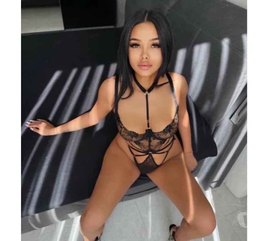 Escorts West Yorkshire Leeds - Photos for Deria! Sexy new girl ! OwO!!