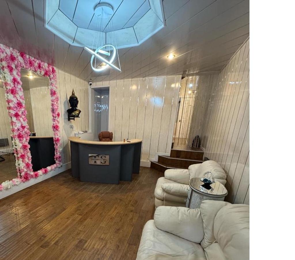 Full body massage Merseyside Liverpool - Photos for You deserve a moment of pure bliss
