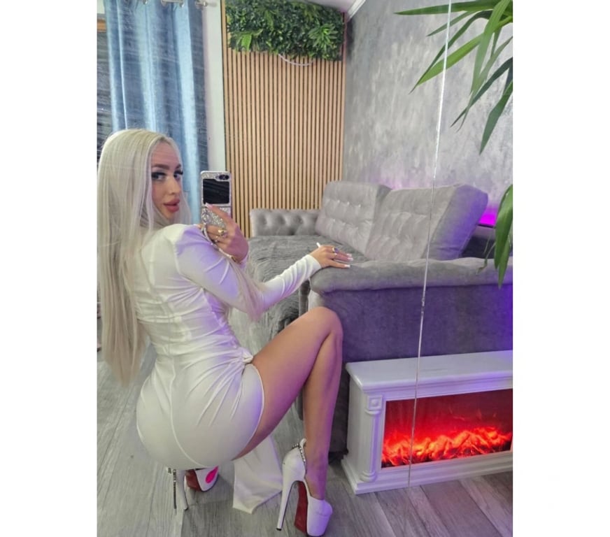 Escorts West Sussex Crawley - Photos for New British girl in town videocall to confrim❤️‍🔥