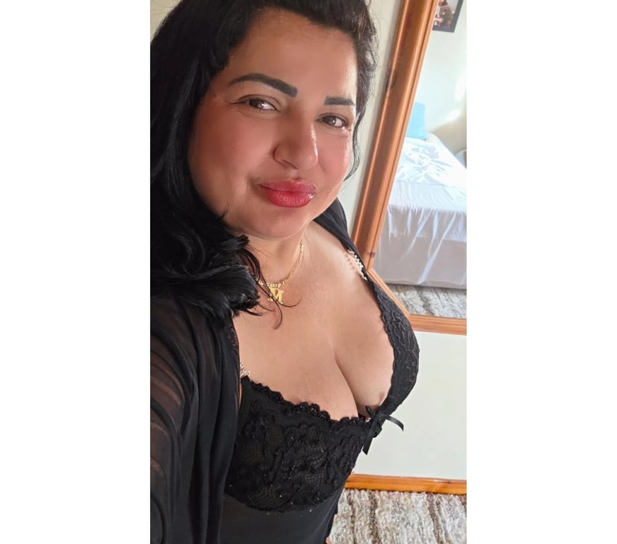 Escorts Hertfordshire Dacorum - Photos for 🌶️ Julie GFE Brazilian girl Hemel 🇧🇷