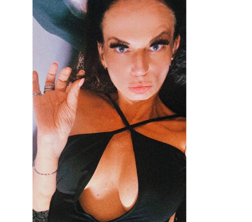 Escorts East London Canning Town - East London - Photos for The Best MILF in East London - British English, aged 45