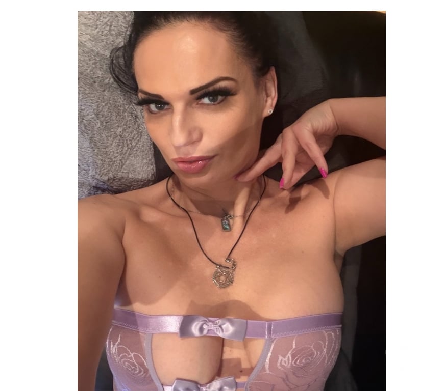 Escorts East London Canning Town - East London - Photos for WOTCHA! Best MILF in London - British English, aged 46