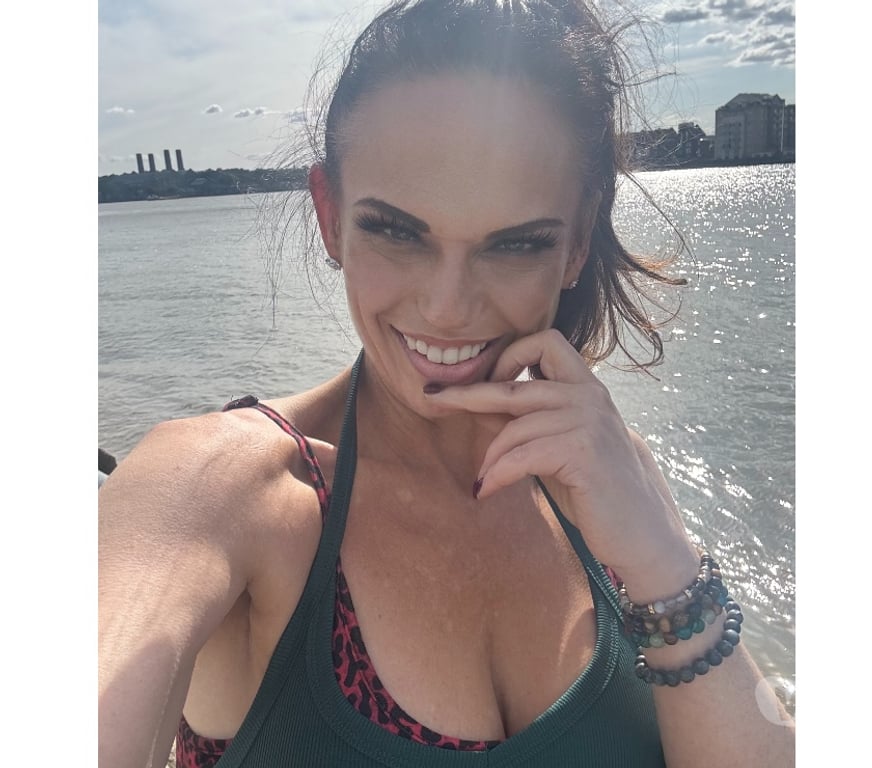 Escorts East London Canning Town - East London - Photos for The Best MILF in East London - British English, aged 45