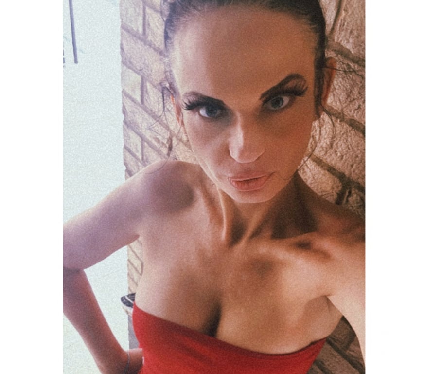 Escorts East London Canning Town - East London - Photos for The Best MILF in East London - British English, aged 45