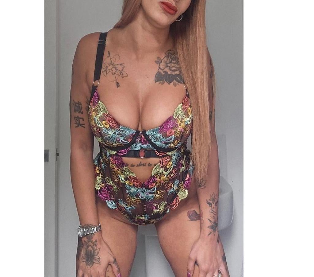 Escorts Greater Manchester Stockport - Photos for Hot and Horny MILF
