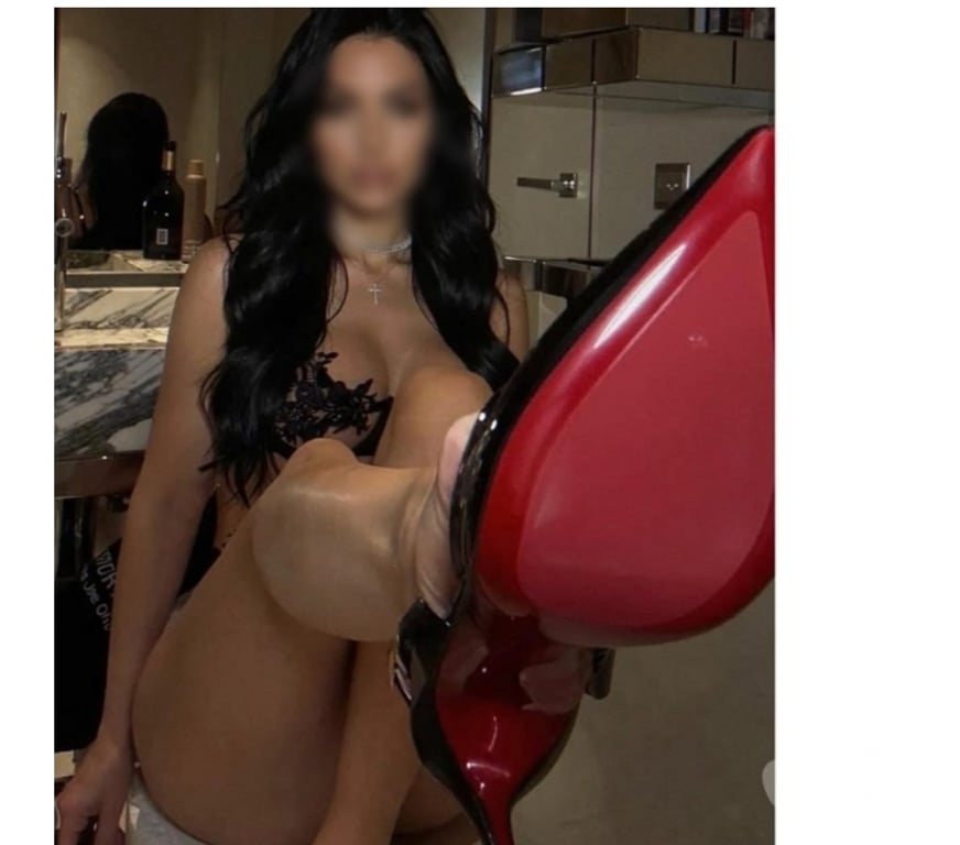 Escorts Hampshire Southampton - Photos for Outcall only !!! Best quality girl