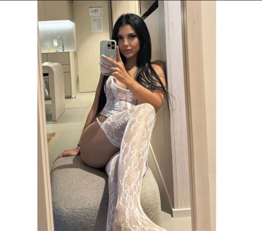 Escorts Surrey Guildford - Photos for new lady in town Kiara ❤️PARTY Girl