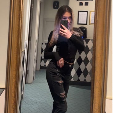 Adult Entertainment London Bridge Station Central London - Photos for Petite Scottish Babe Next Door 🍑