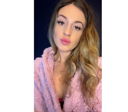 Adult Entertainment London Bridge Station Central London - Photos for Petite Scottish Babe Next Door 🍑