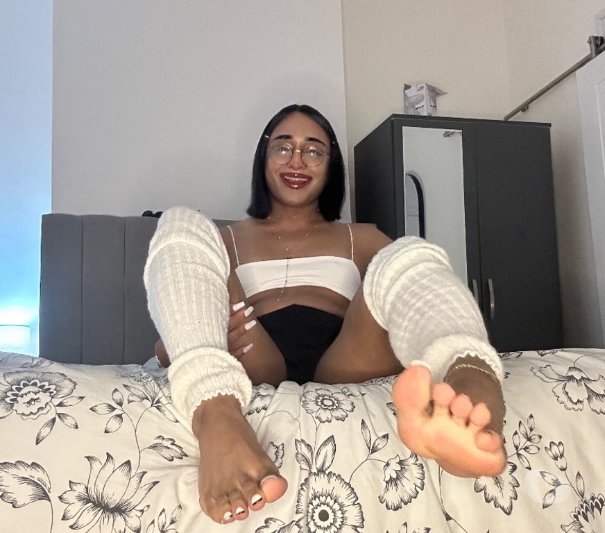 Trans Escorts East London Canning Town Station - East London - Photos for Last Day ☺️ Sexy Feminine TS Ayesha Sunday