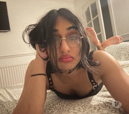 Transsexual Canning Town Station East London - Photos for Sexy Feminine TS Ayesha