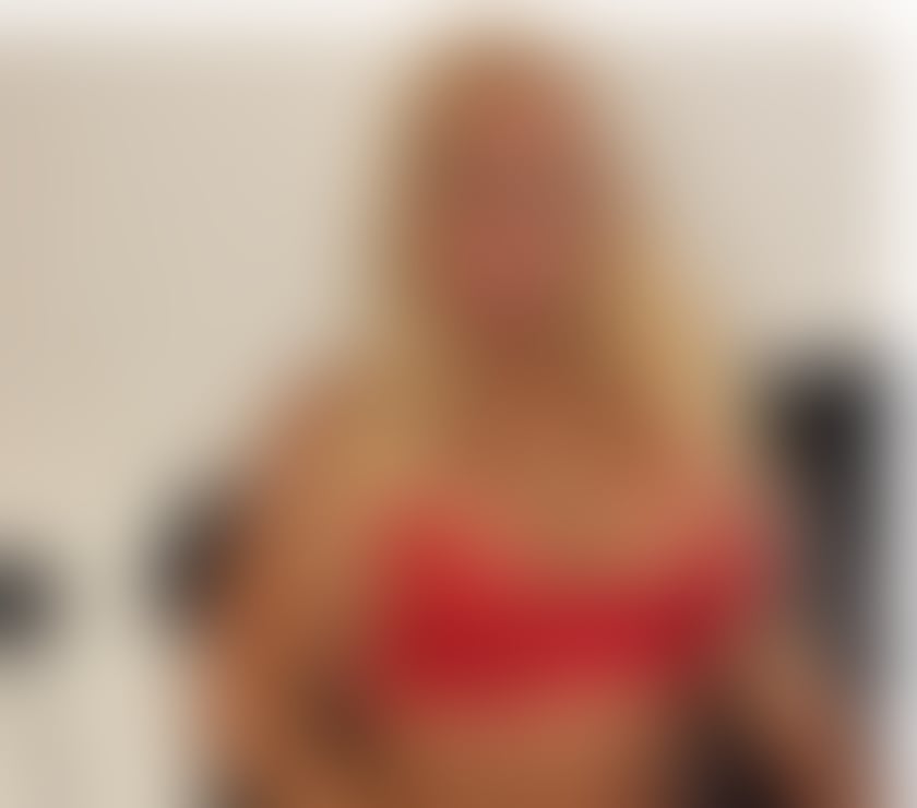 Escorts West Midlands Dudley - Photos for British busty blonde milf Guaranteed satisfaction 100%