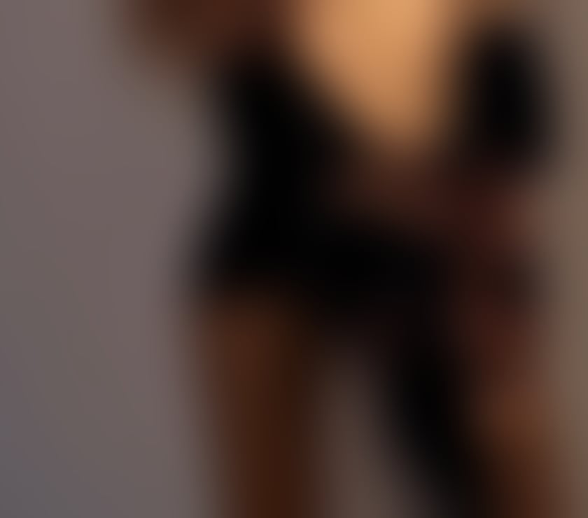 Escorts Kensington and Chelsea Central London - Photos for Incalloutcall with a tall blond model in Central London