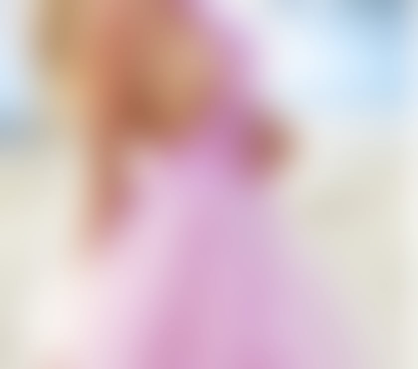 Escorts Central London Kensington and Chelsea - Photos for Incalloutcall with a tall blond model in Central London