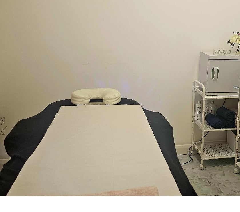 Escorts Slough Langley - Slough - Photos for Indian Swedish massage