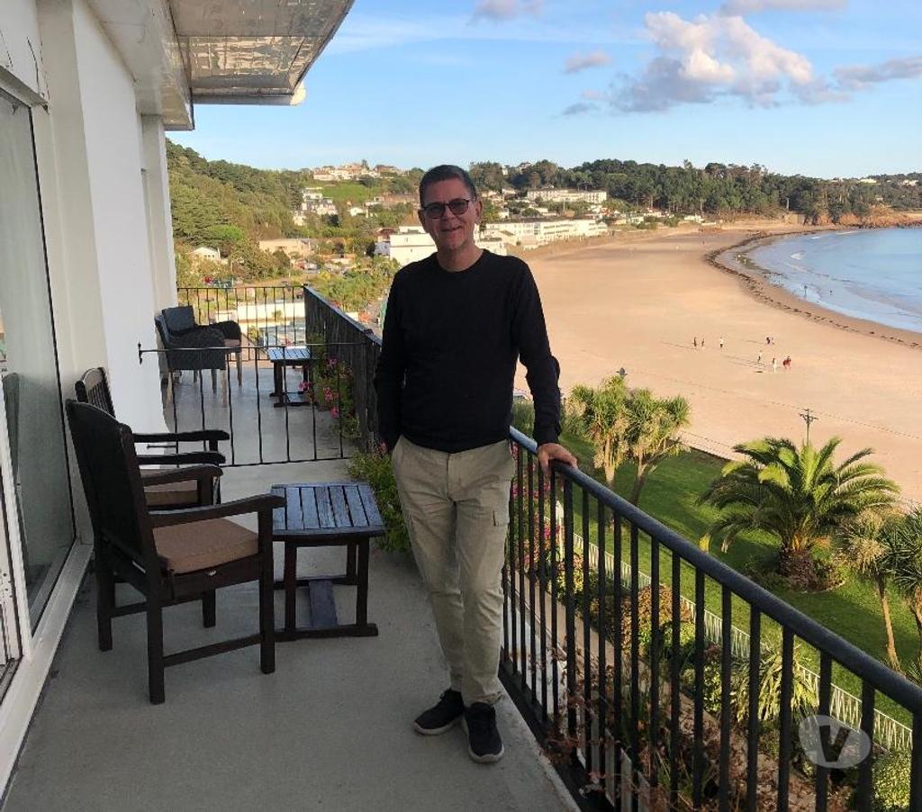  Gay massage Surrey Tandridge - Photos for Gay escort top guy offering a good time