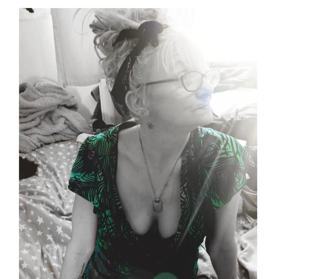 Escorts West Midlands Birmingham - Photos for Horny Housewife