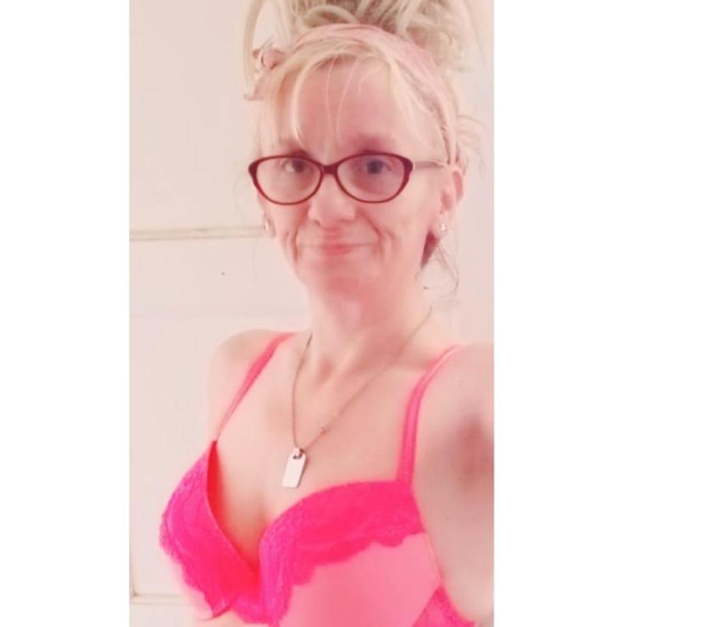 Escorts West Midlands Birmingham - Photos for Horny Housewife