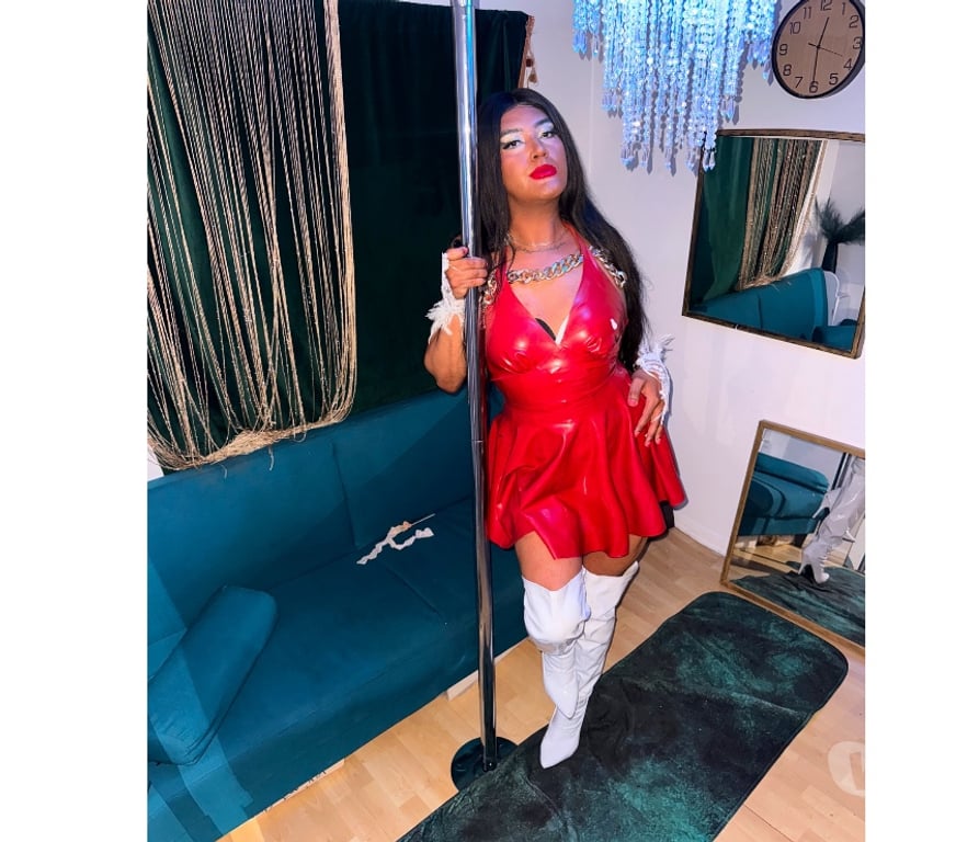 Trans Escorts South East London New Cross - South East London - Photos for Miss Donatella Wild