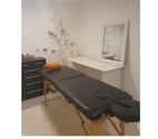 EXPERIENCED INDIAN massage therapist