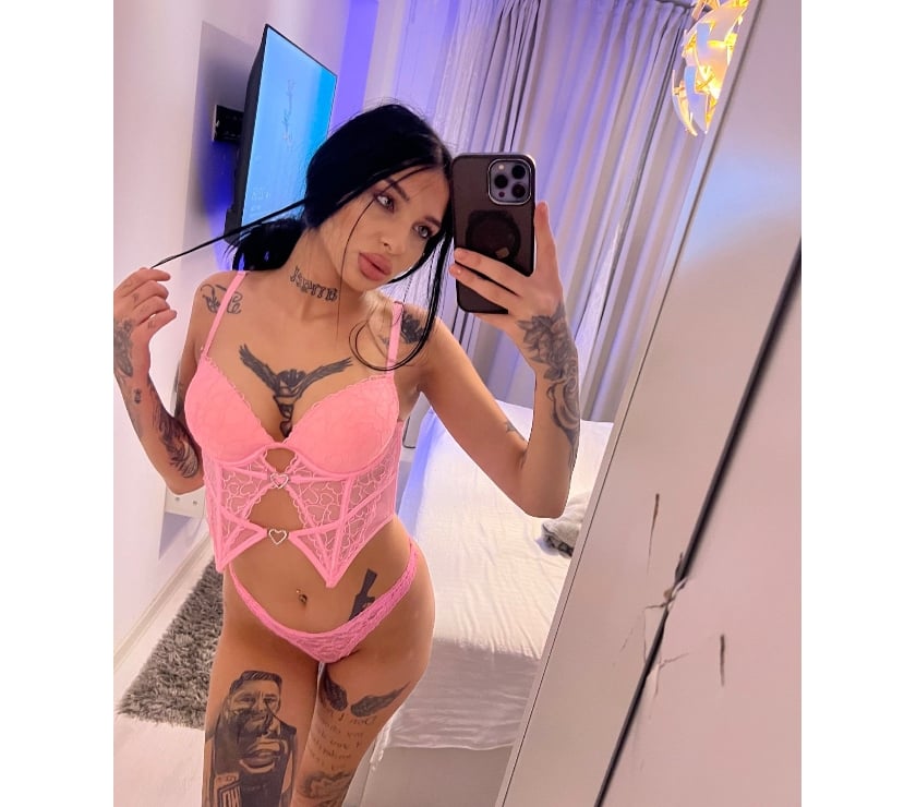 Escorts Kensington and Chelsea Central London - Photos for Naughty NEW brunette around