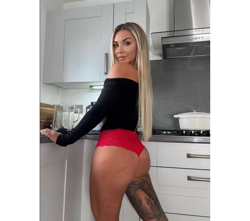 Escorts Surrey Runnymede - Photos for Best girl in town !!!! Party girl 🎉 😍🥰