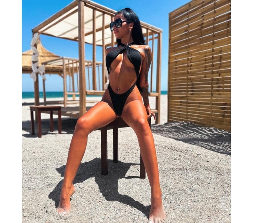 Escorts Central London Mayfair - Central London - Photos for Vixen – Edgy, Playful & Impossible to Forget 🔥