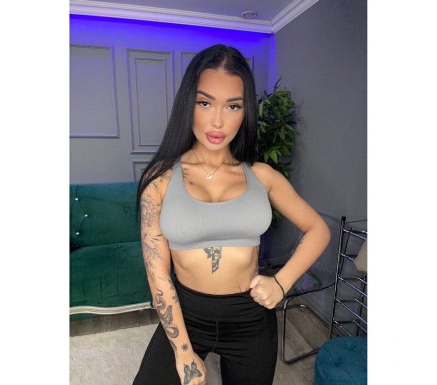 Escorts North West London Baker Street - North West London - Photos for Luna – Mysterious, Sweet & Full of Spark ✨