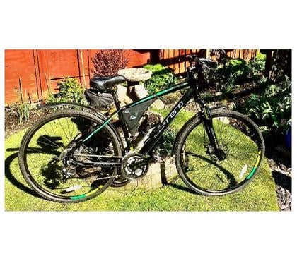 Sports Equipment Bathgate West Lothian - Photos for Two Hybrid Bikes.