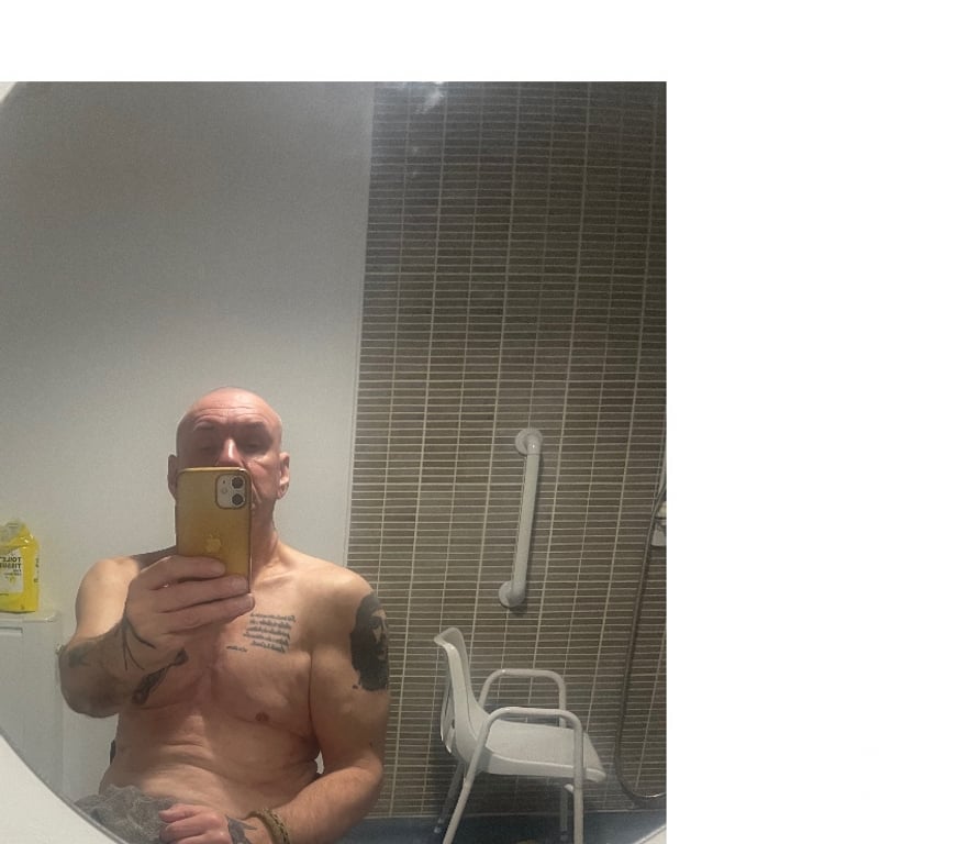 Gay Dating Glasgow Crosshill - Glasgow - Photos for Fit muscled older for slim 18-30