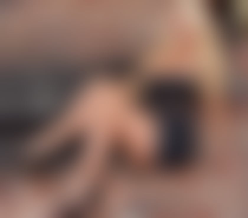 Escorts and Massages Barkerend Bradford - Photos for Queen Sara sexy boomshell