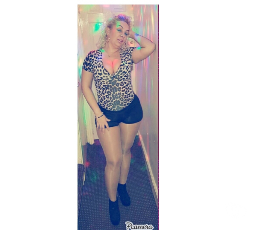 Escorts West Yorkshire Leeds - Photos for Vanessa milf ready for you
