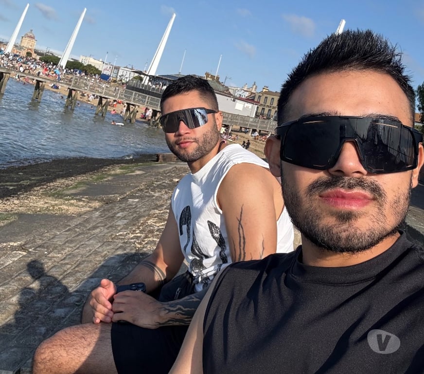 Gay massage Essex Thurrock - Essex - Photos for Camilo and Martin available 24 hours 07899031585