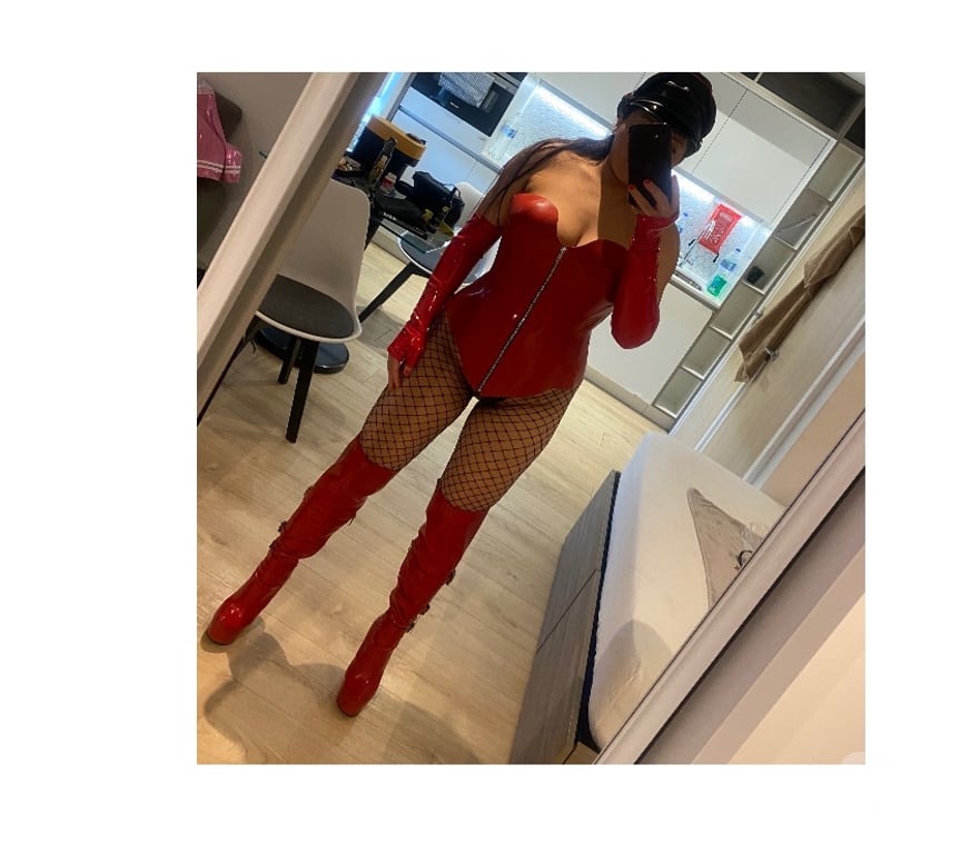 Escorts Reading Reading Town Centre - Reading - Photos for Mistress Meduza BDSM WS latex PVC feet