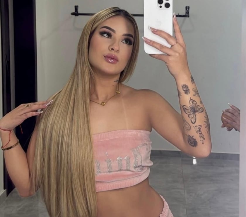 Photos for KAROL NATURAL GIRL🫦 REAL PHOTOS 🫦 PARTY Happy