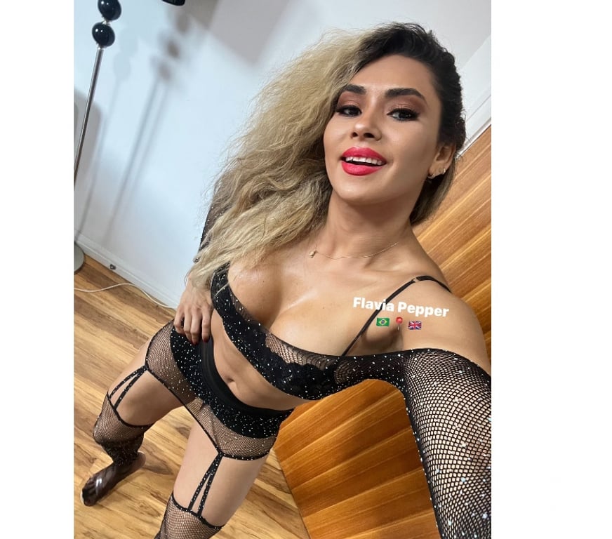 Escorts West Midlands Birmingham - Photos for Elite Brazilian GFE Domme Flávia Bastos