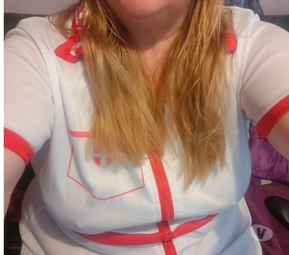 Photos for Curvy 38DD MILF for live online services until late today!