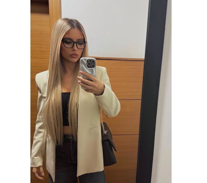 Escorts Merseyside Liverpool - Photos for Sexy bombshell Izza real😈 StrapON lovers ♥️