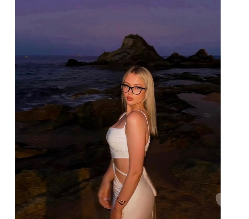 Escorts Merseyside Liverpool - Photos for Sexy bombshell Izza real😈 StrapON lovers ♥️