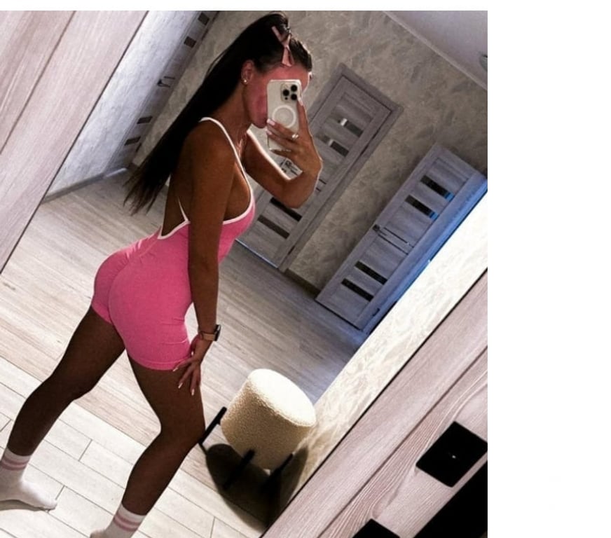 Escorts East London Redbridge - Photos for NAUGHTY AND HOT BRUNETTE💦🔞👄HOT MOMENTS WITH ME 🖤