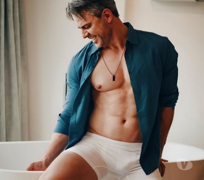 Gay Escorts Canary Wharf East London - Photos for Masseur and Escort