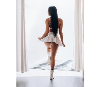 Escorts Canary Wharf East London - Photos for Lelê small girl 🔥 Party 🔥 sweet 🥰 Slim 🧡